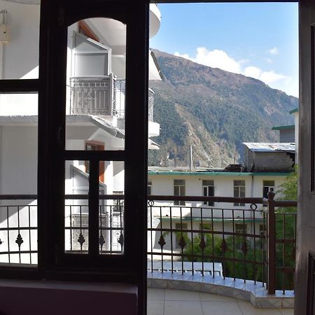 Hostel Who Needs Map Mcleodganj แมคลอยด์กันจ์ ภายนอก รูปภาพ