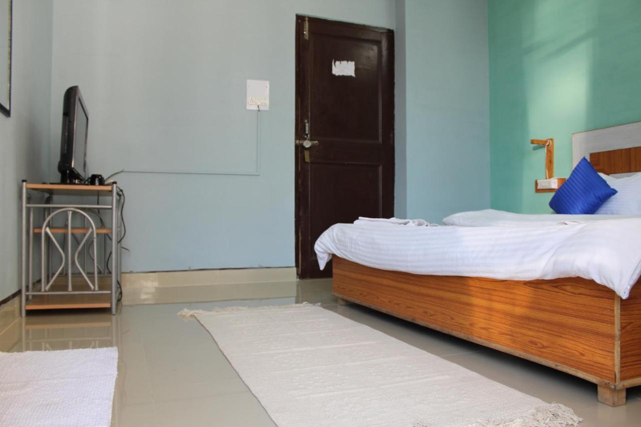 Hostel Who Needs Map Mcleodganj แมคลอยด์กันจ์ ภายนอก รูปภาพ