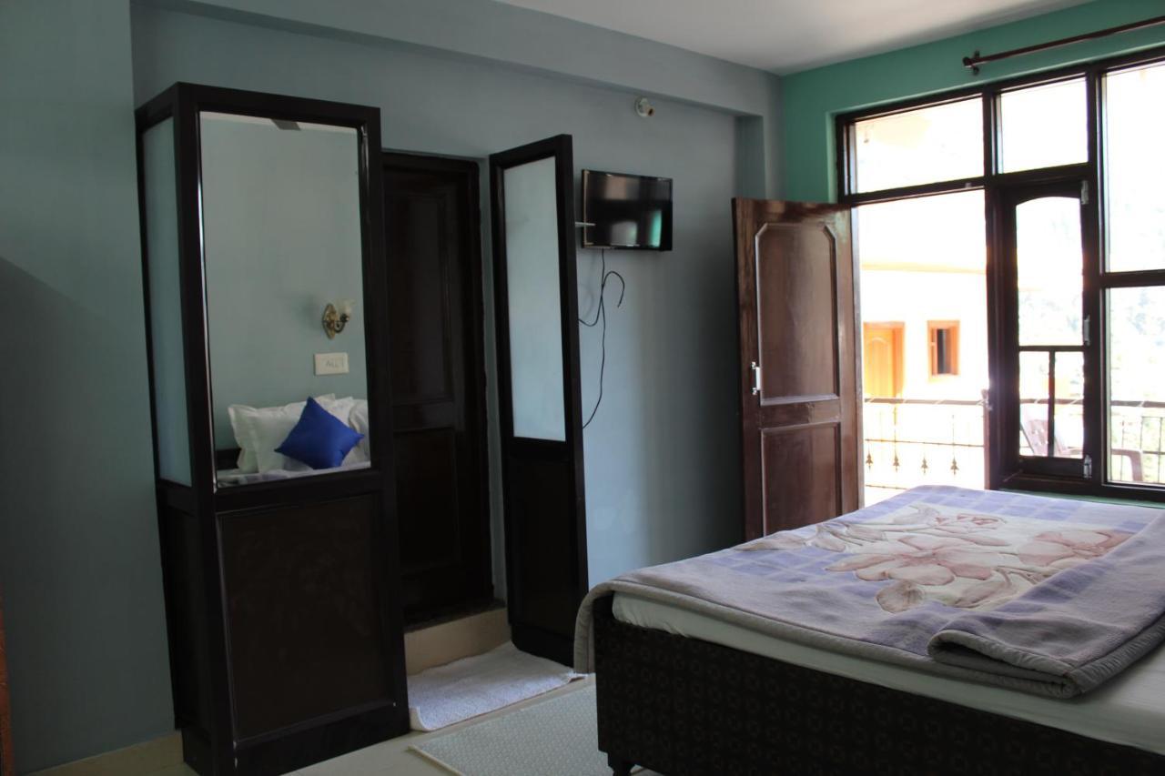 Hostel Who Needs Map Mcleodganj แมคลอยด์กันจ์ ภายนอก รูปภาพ