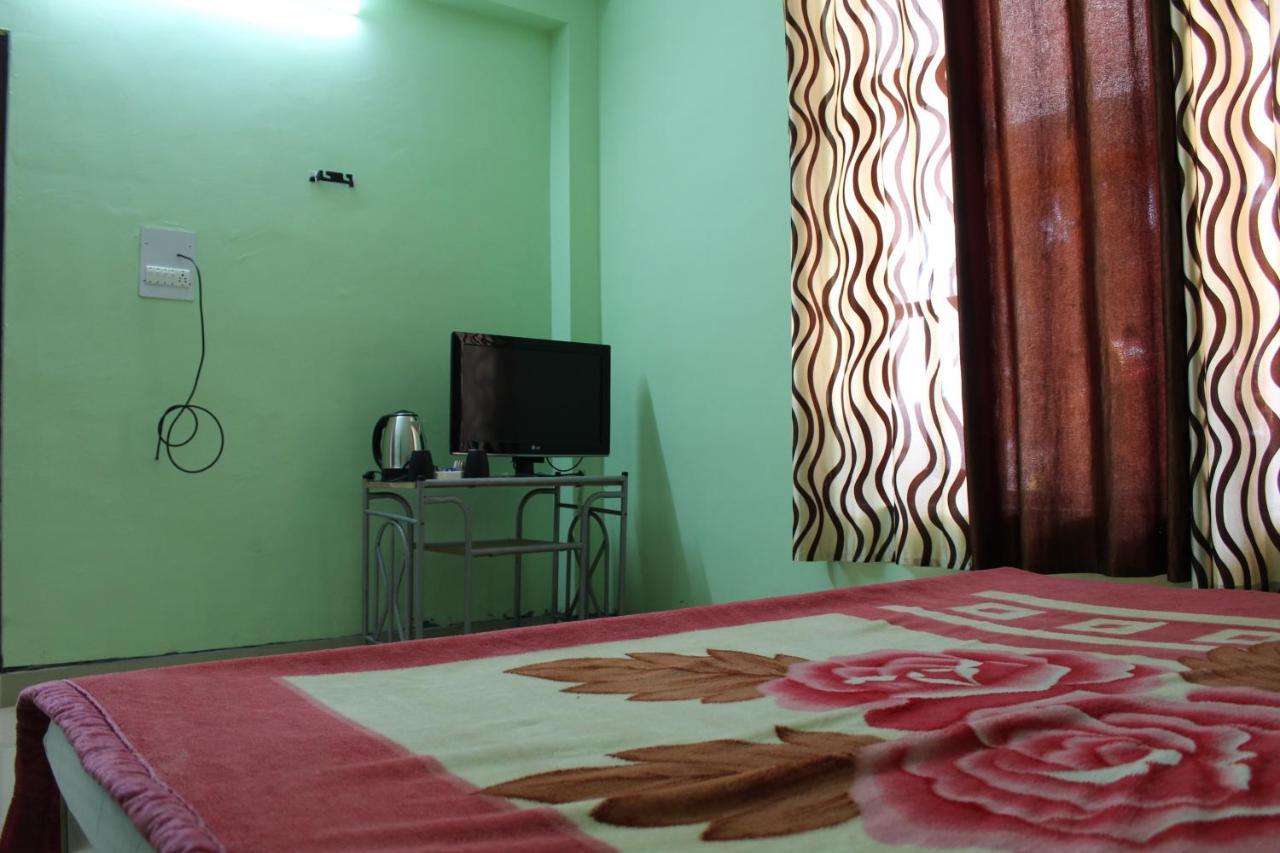 Hostel Who Needs Map Mcleodganj แมคลอยด์กันจ์ ภายนอก รูปภาพ