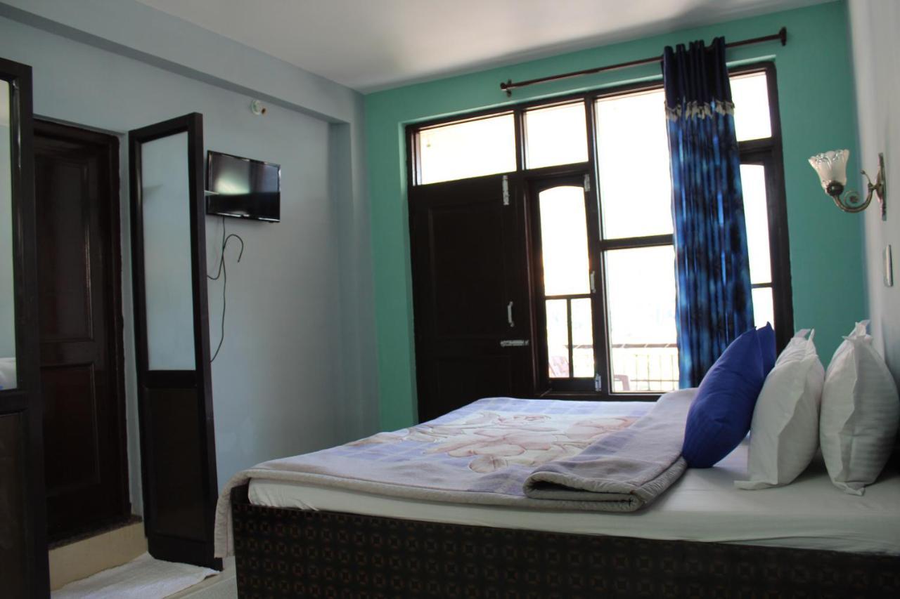 Hostel Who Needs Map Mcleodganj แมคลอยด์กันจ์ ภายนอก รูปภาพ