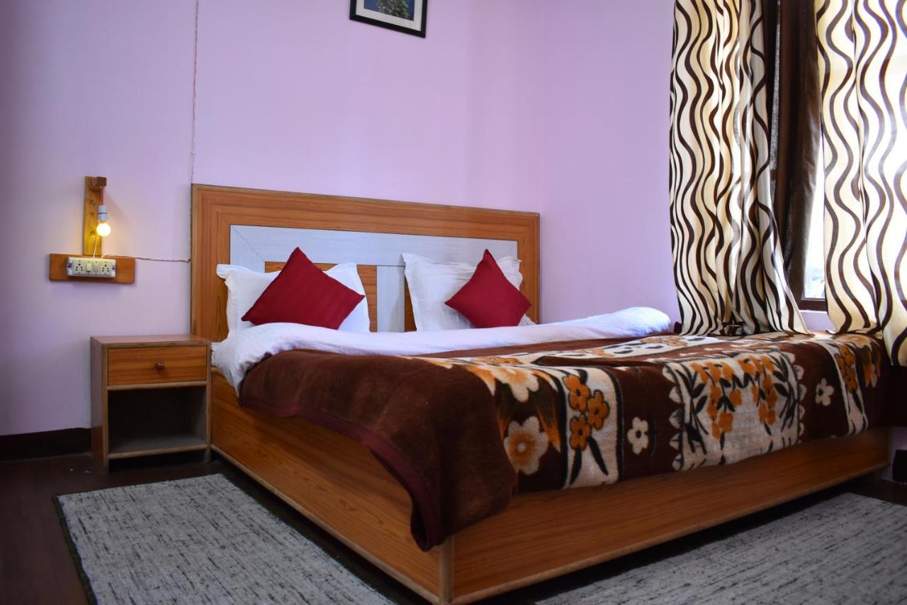 Hostel Who Needs Map Mcleodganj แมคลอยด์กันจ์ ภายนอก รูปภาพ