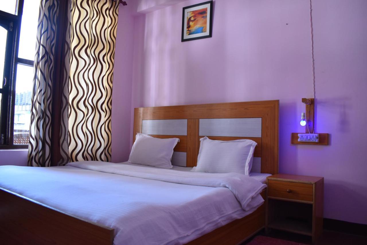 Hostel Who Needs Map Mcleodganj แมคลอยด์กันจ์ ภายนอก รูปภาพ